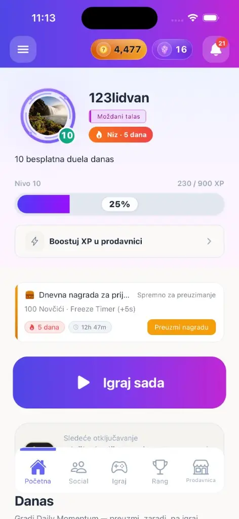 TriviaNexus home screen with daily reward and play button